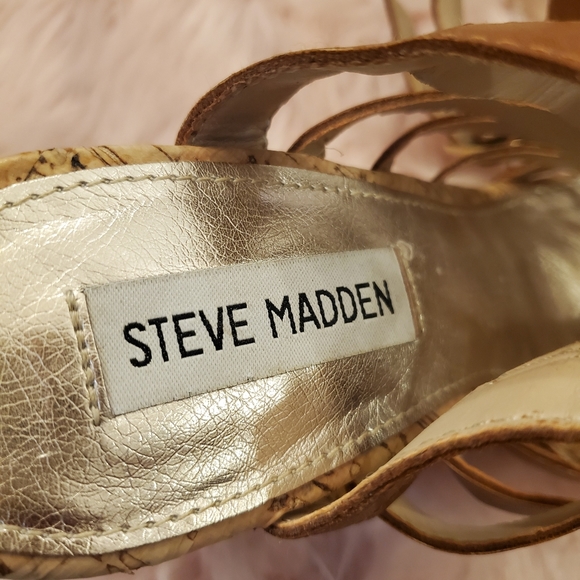 Sexy stylish comfy Steve Madden Cork Wedge Sandals Cognac Brown and Gold Straps - Picture 2 of 6